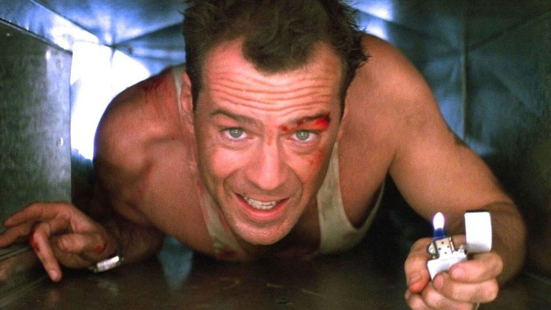 Bruce Willis em cena de 'Duro de Matar', clássico americano do filão policial