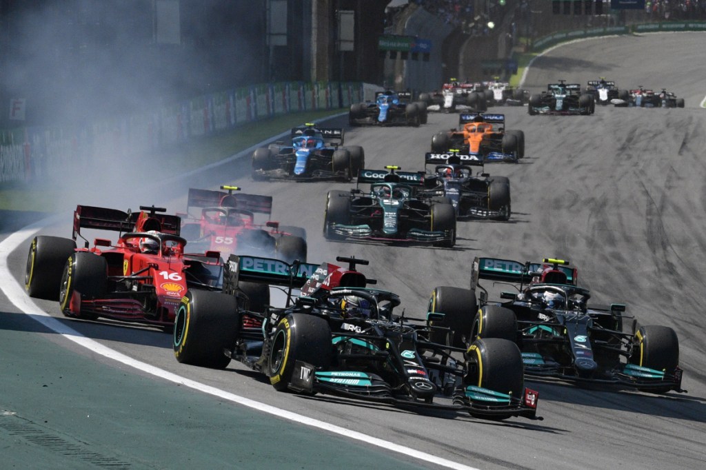 F1 2021” vai além das corridas – e explora o lado político do automobilismo