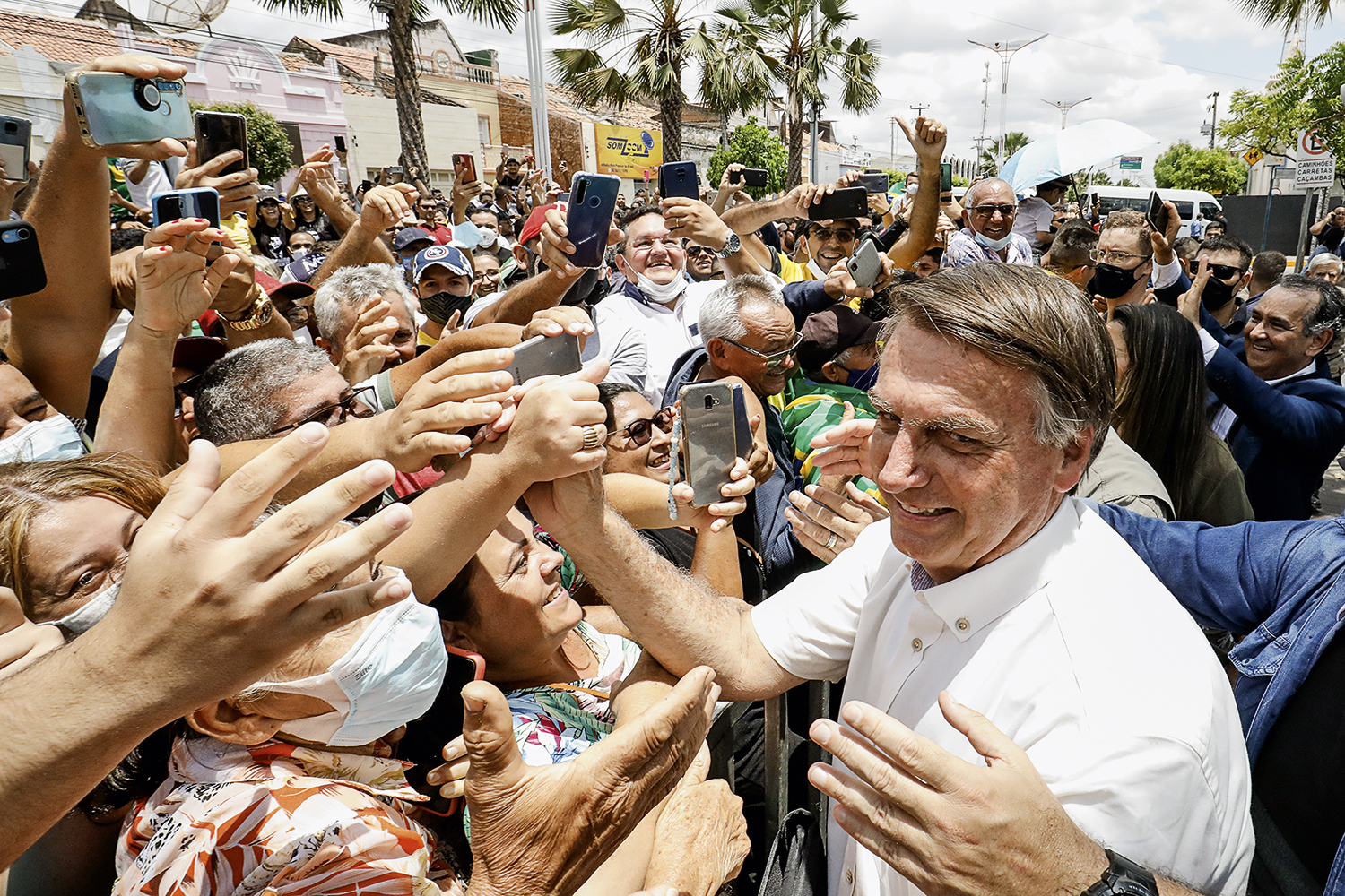 FOI ELE - Bolsonaro: discurso inflamado e ações eleitoreiras fizeram o dólar disparar -