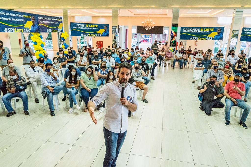 OFENSIVA - Eduardo Leite em São João da Boa Vista (SP): apoios de aliados de Alckmin e Aécio Neves -