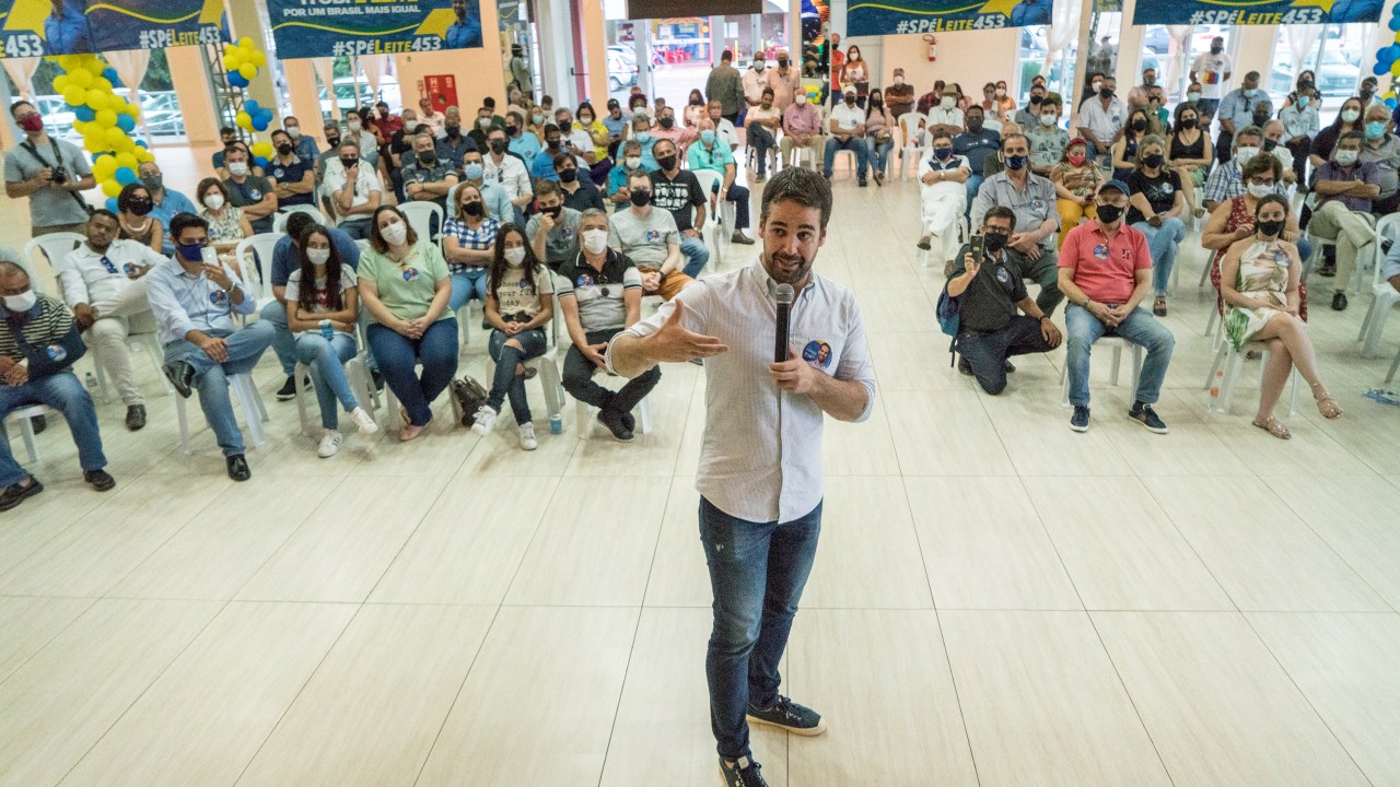 Eduardo Leite durante evento das prévias do PSDB, em São João da Boa Vista-SP -