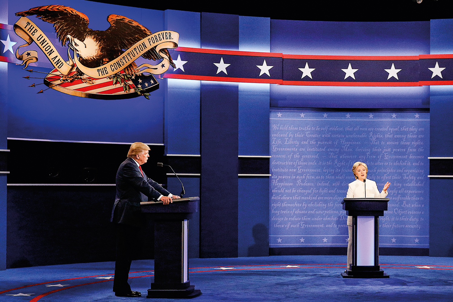 CÍRCULO VICIOSO - Trump e Hillary, em 2016: profusão de ataques, altos índices de rejeição e ideias em segundo plano -