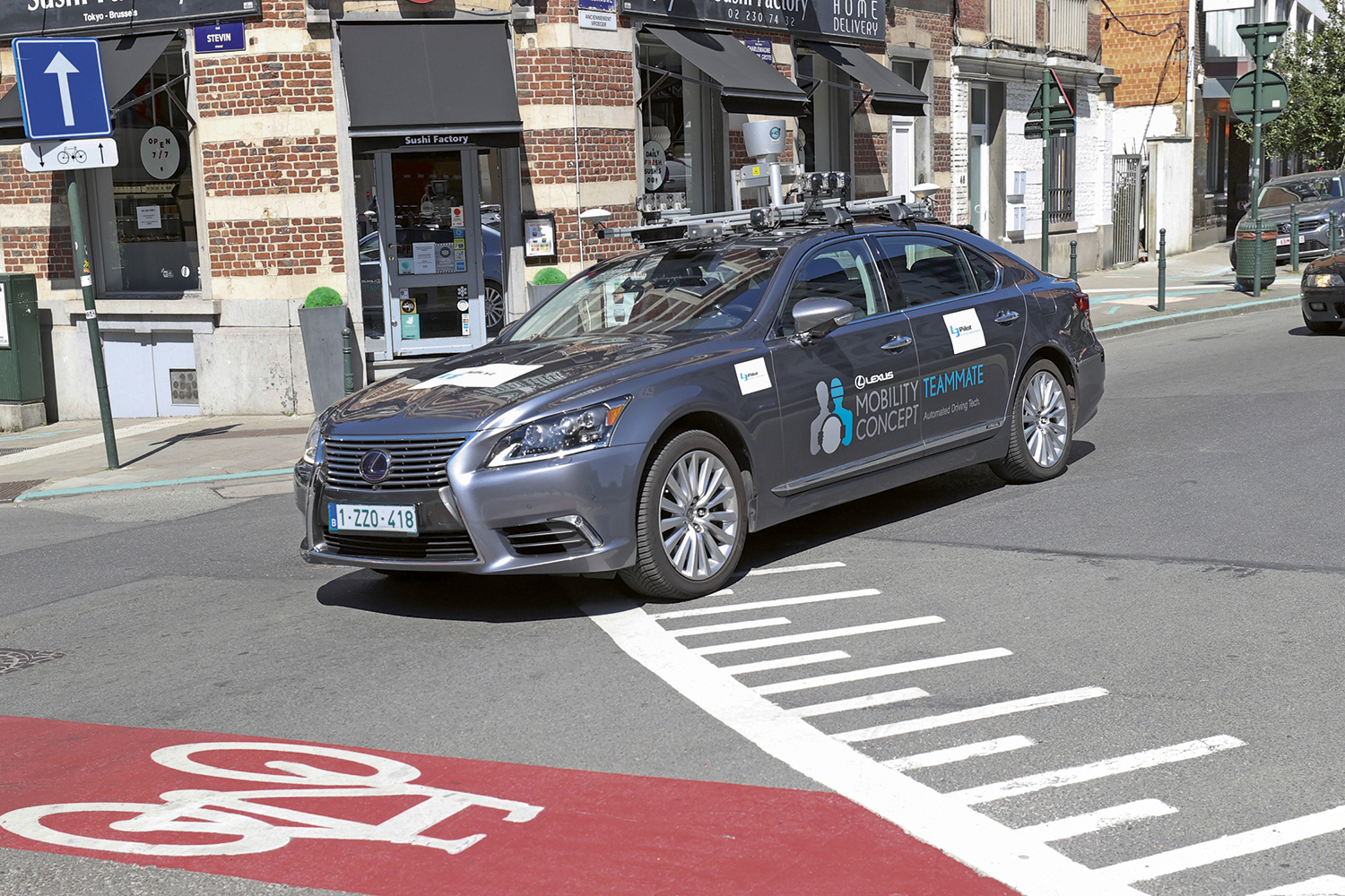 AUTONOMIA - Carro sem motorista: conexão com veículos e sensores nas ruas -