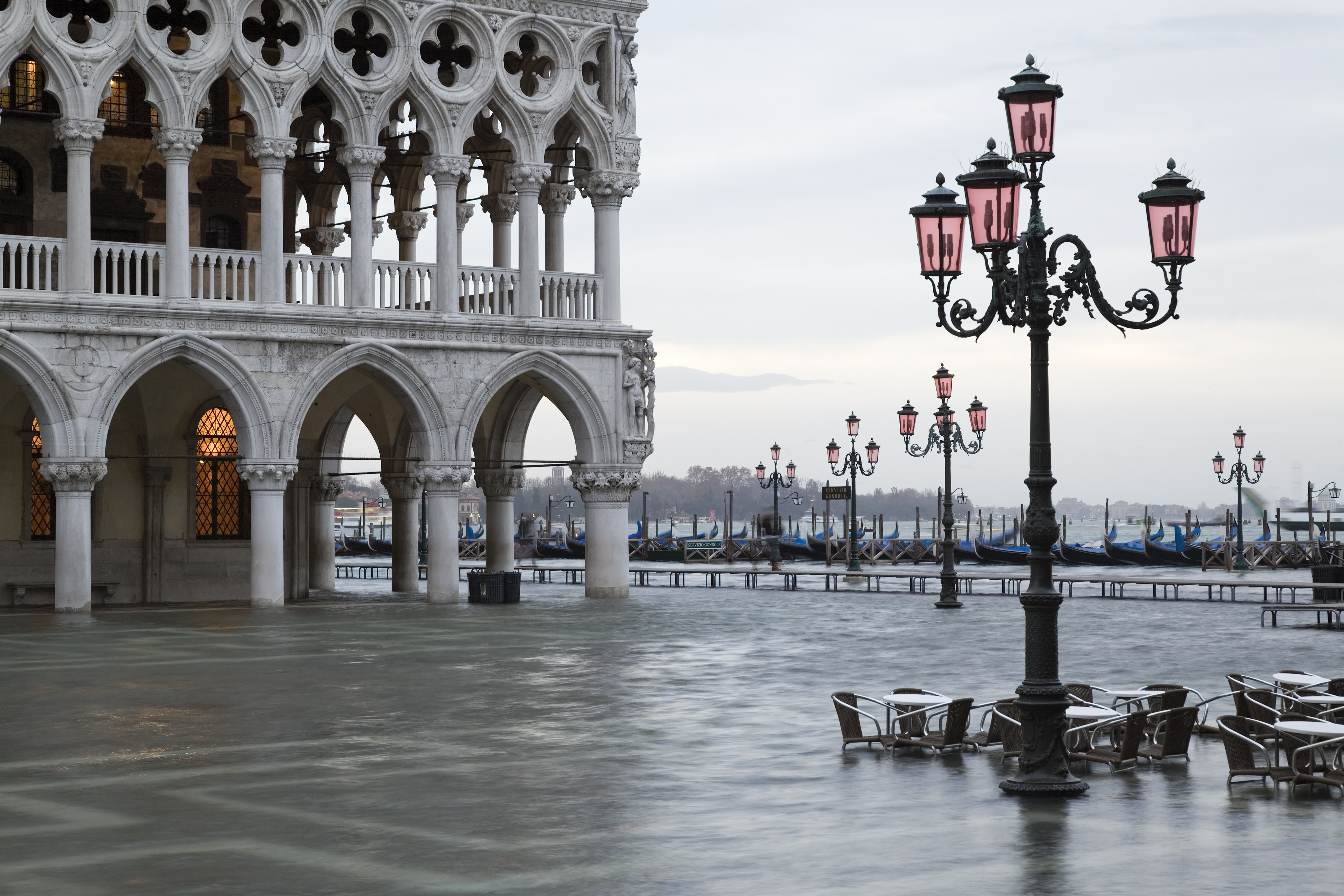 Veneza inundada por enchente