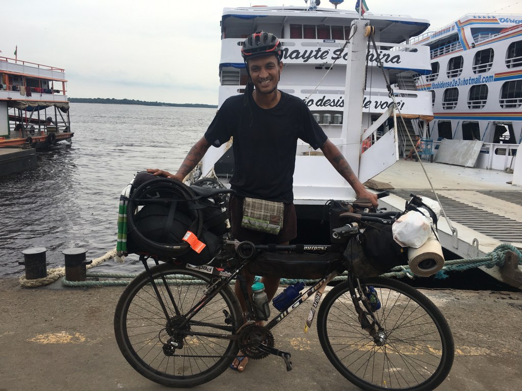 Fernando Santos, o Magrão, saiu de São Paulo e chegou ao Acre. No total, pedalou quase seis mil quilômetros -