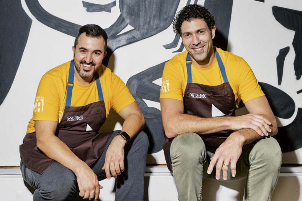 Chefs Victor Vasconcellos e Rodrigo Oliveira