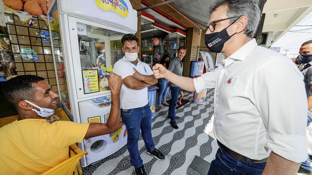 POPULAR - Zema: aprovado por 72,3% dos mineiros, governador colocou salários em dia e terá pacote de obras para 2022 -
