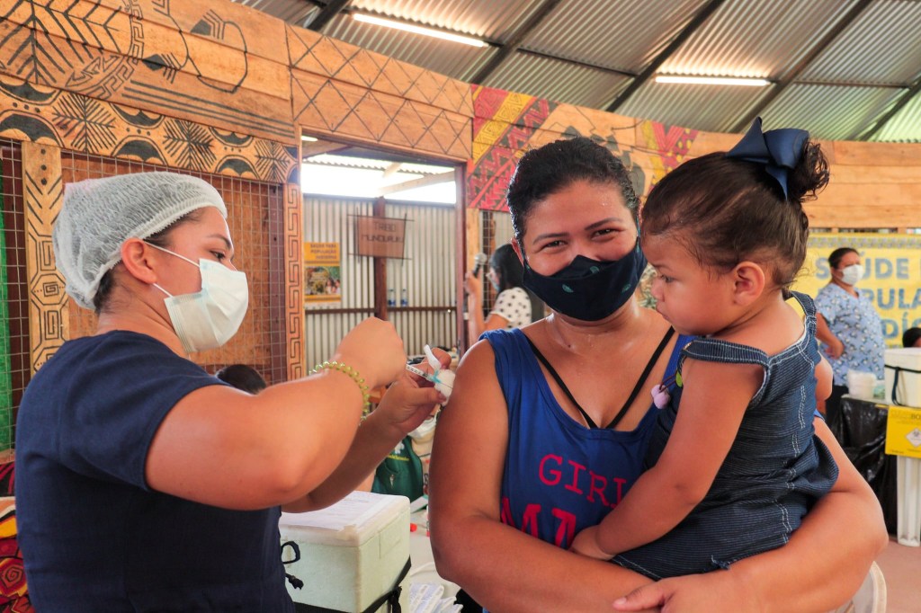 Indígenas do Parque das Tribos recebem ação de vacinação contra a covid-19