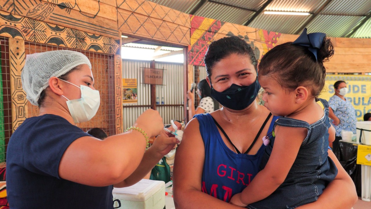 Indígenas do Parque das Tribos recebem ação de vacinação contra a covid-19