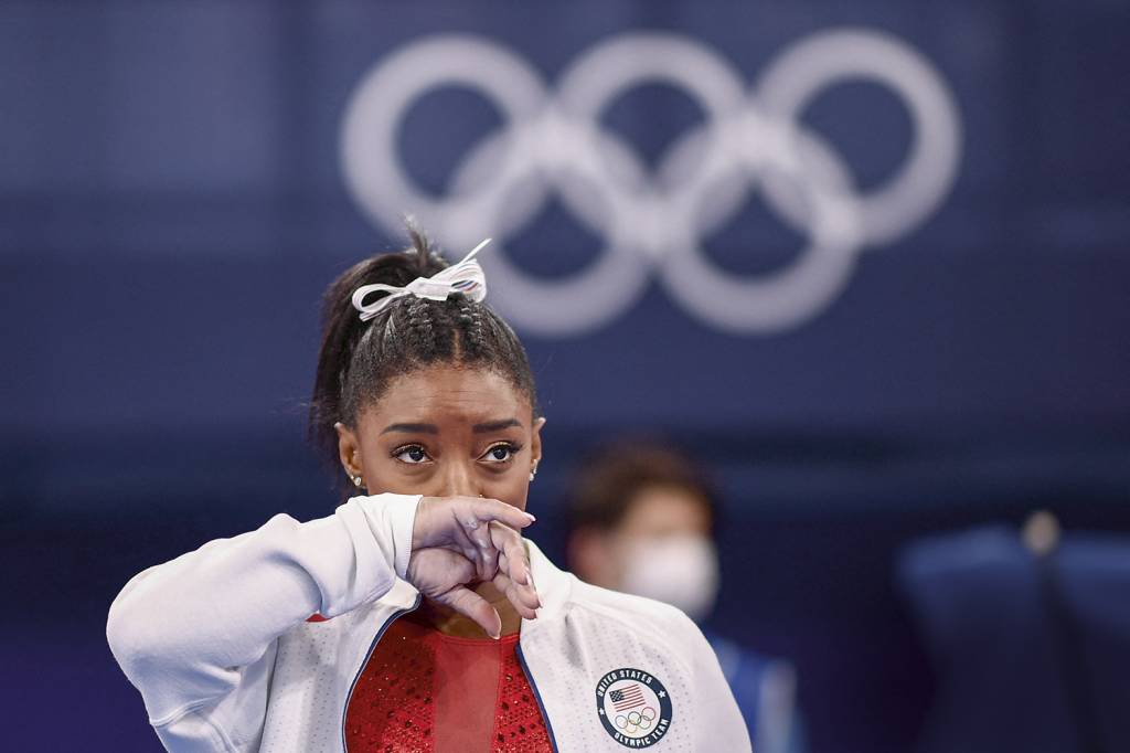 CHOQUE GLOBAL - A ginasta Simone Biles desistiu de competir nos Jogos: “Proteção à mente” -