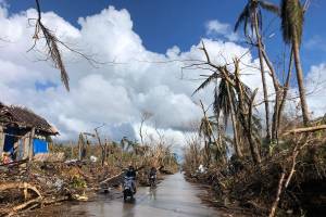 Rastro de destruição deixado pelo tufão Rai nas Filipinas. 20/12/2021