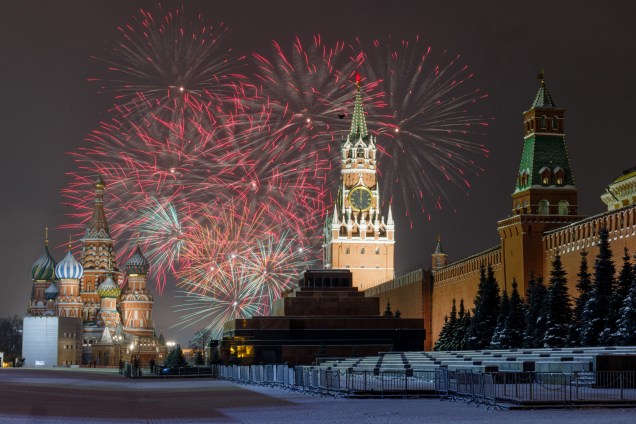 Celebrações de ano novo na Praça Vermelha, em Moscou, Rússia - Réveillon 2022 -