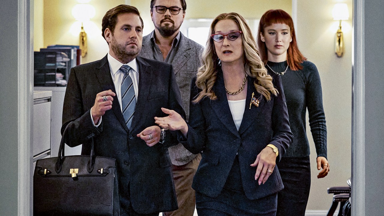 ACÉFALOS - Meryl, a presidente, com os cientistas DiCaprio e Jennifer: “Não é tão sério” -