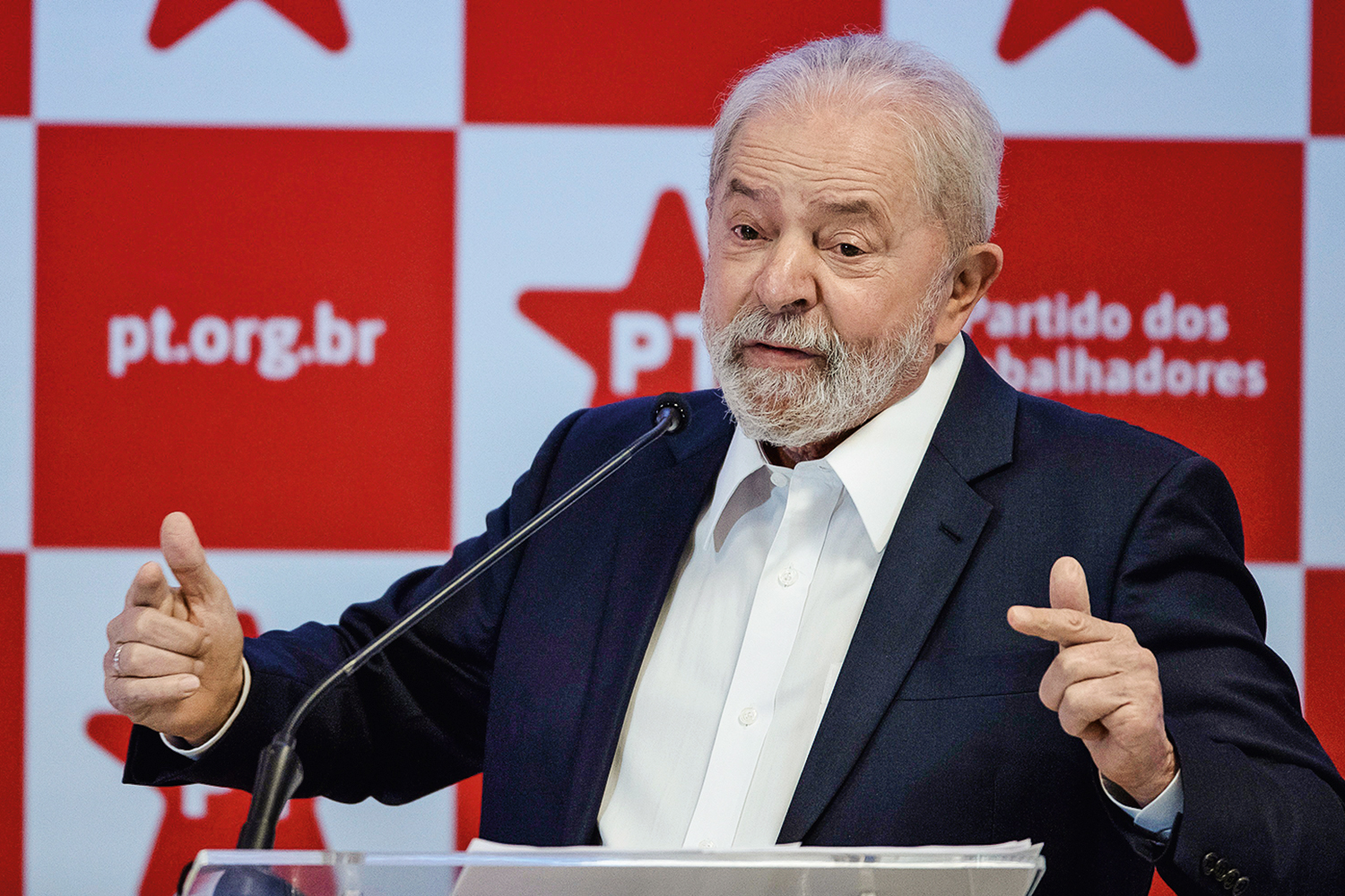 ESPELHO - Lula: assim como o filho Zero Um, o ex-presidente também se beneficiou de equívocos dos tribunais -