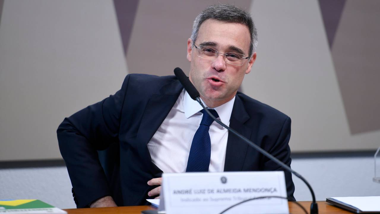 André Mendonça durante sabatina com senadores para vaga no Supremo Tribunal Federal (STF) -