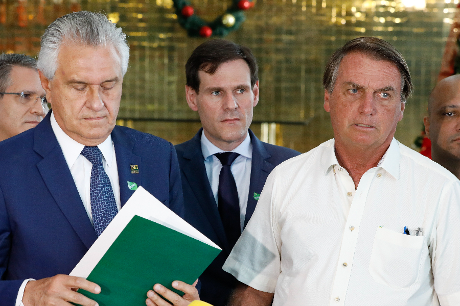 O presidente Jair Bolsonaro falou sobre a vacinação em crianças ao lado do governador de Goías, Ronaldo Caiado, que é médico -