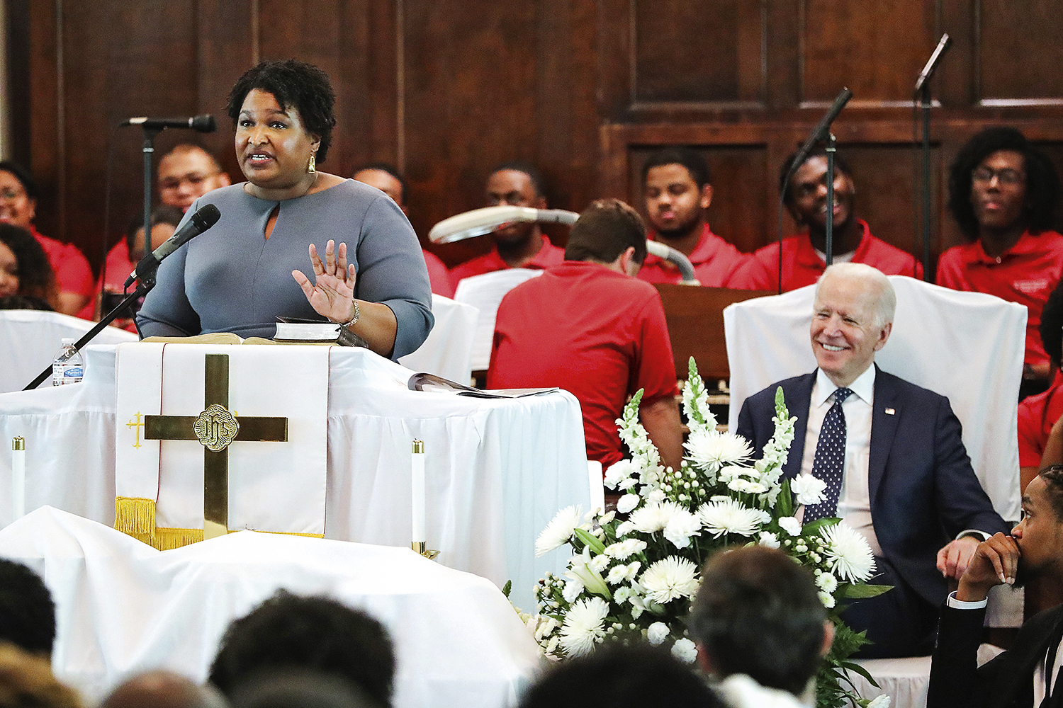 CAMPANHA -&ensp;Com Joe Biden: ela quase formou chapa como vice-presidente -