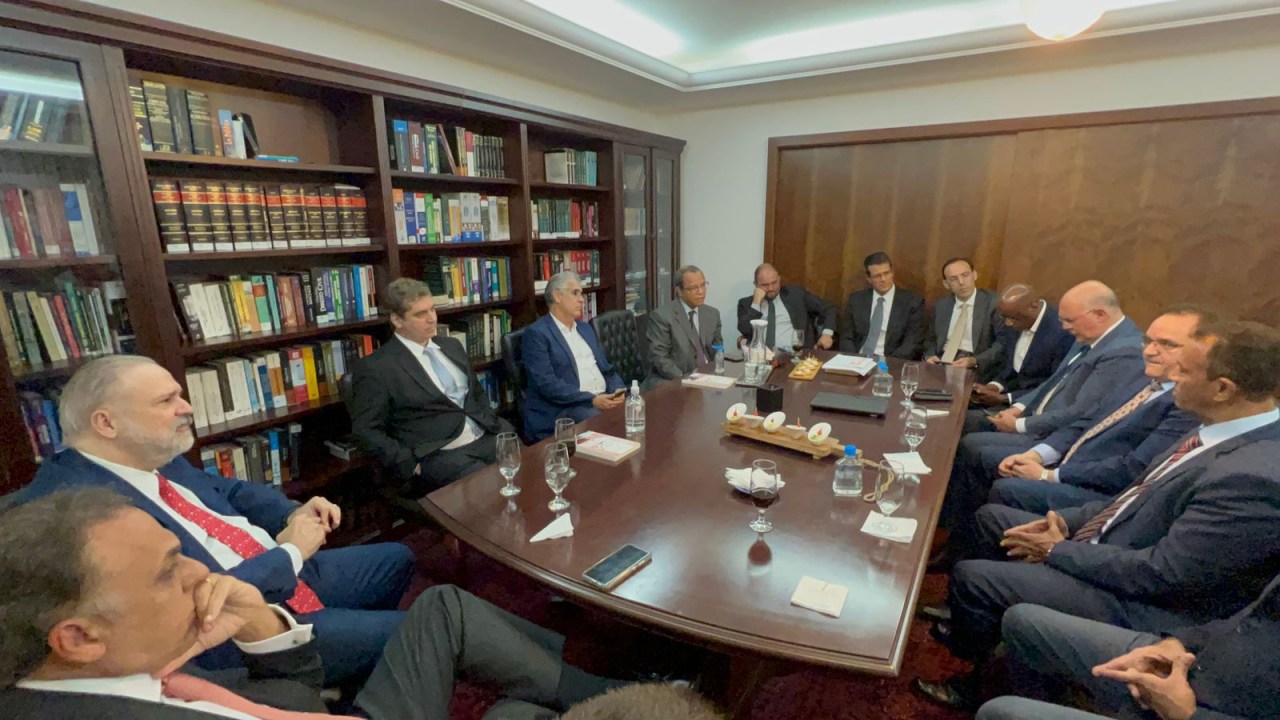 O PGR, Augusto Aras (segundo à esq.), em reunião com líderes religiosos