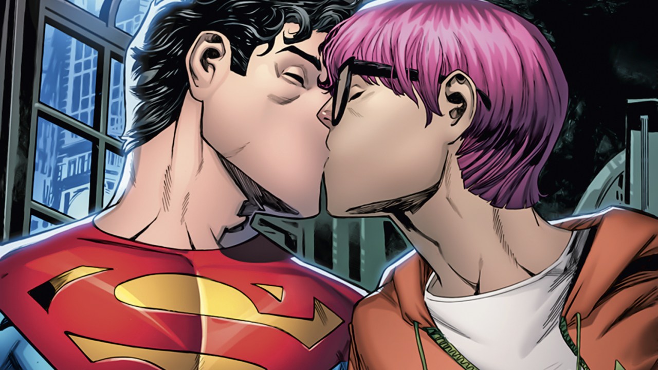 TEMPOS MODERNOS - O beijo do jovem Super-Homem: a criação de Tom Taylor gerou uma onda de apoios e protestos -