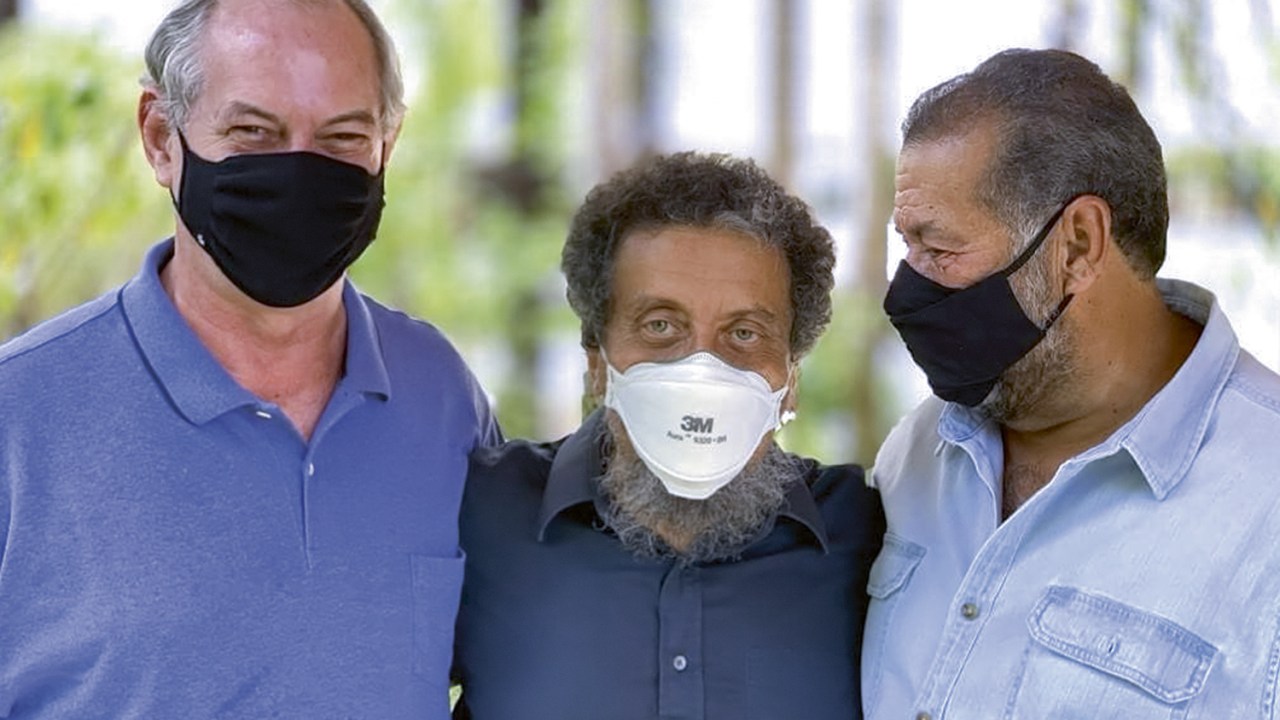 NA MIRA - Ciro, João Santana e Carlos Lupi, presidente do PDT: o marqueteiro tem trabalho criticado -
