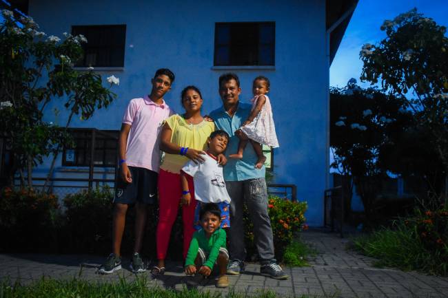 Família de venezuelanos na cidade de Igarassu, em Pernambuco
