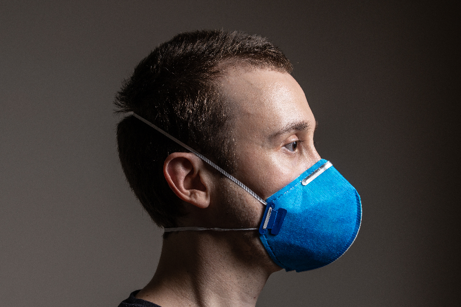 O que há de errado com estudo que associa uso de máscara e mortalidade por covid?