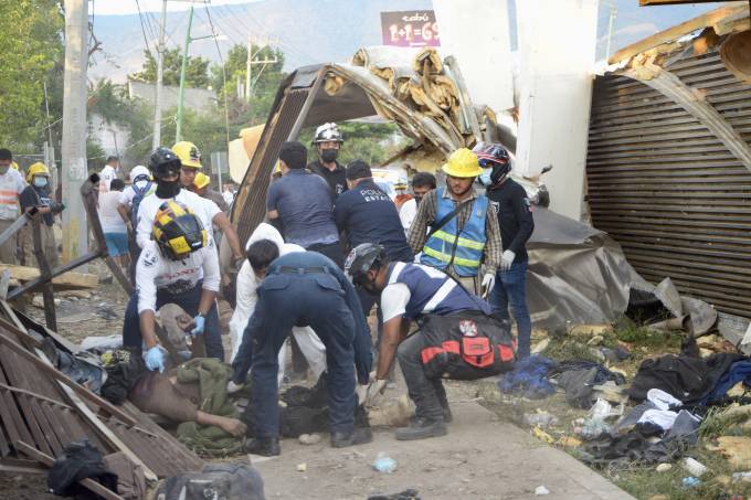 54 migrants killed in truck crash in southern Mexico
