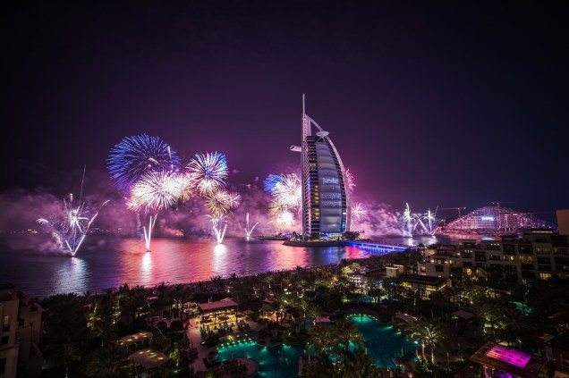 Queima de fogos de artifício em Dubai, nos Emirados Árabes Unidos -