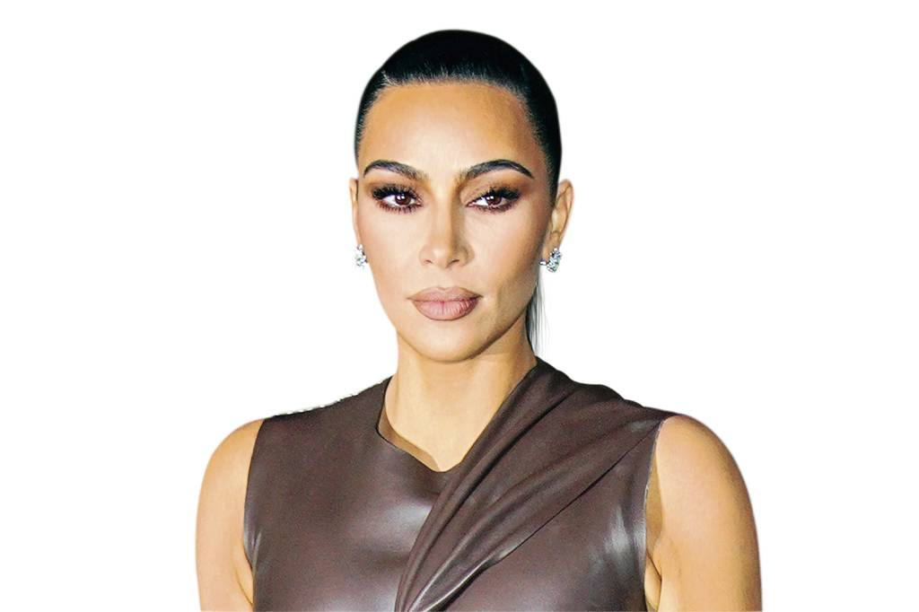 MODA - Kim Kardashian: pestanas fortemente marcadas -