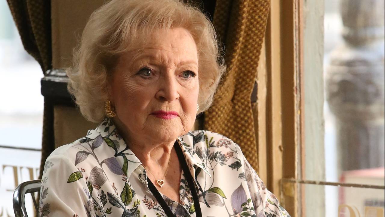 A atriz Betty White em participação especial na série 'Bones'