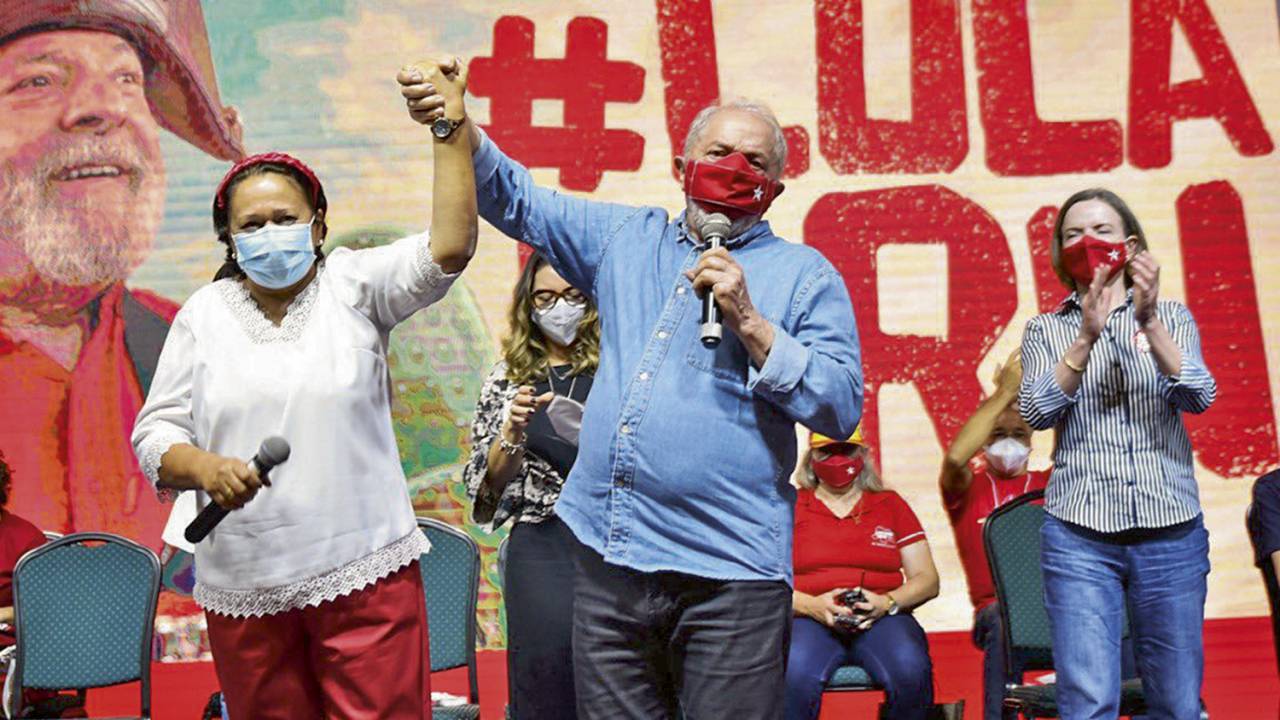 EXCEÇÃO - Fátima Bezerra (PT), com Lula: a única governadora de esquerda que tentará a reeleição no Nordeste -