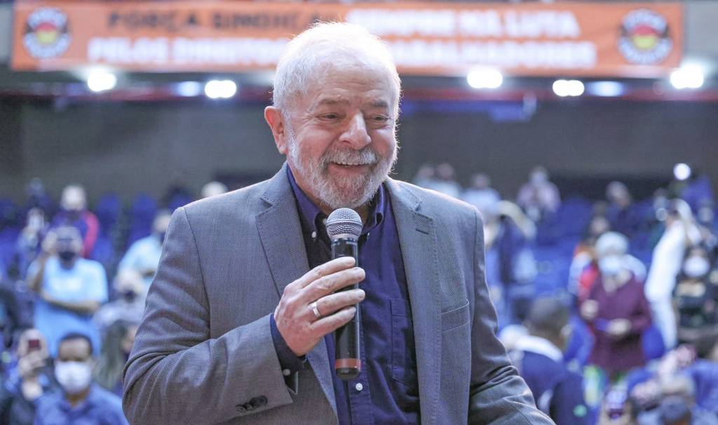 Vingativo, Lula volta a defender a regulação da mídia