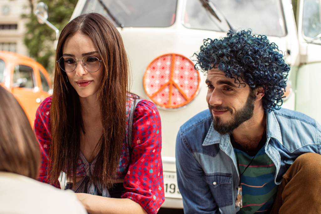 Tina (Isabelle Drummond) e Rolo (Gustavo Merighi), em cena de 'Turma da Mônica - Lições'.