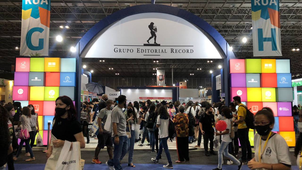 Estande Grupo Record na Bienal de SP em 2022