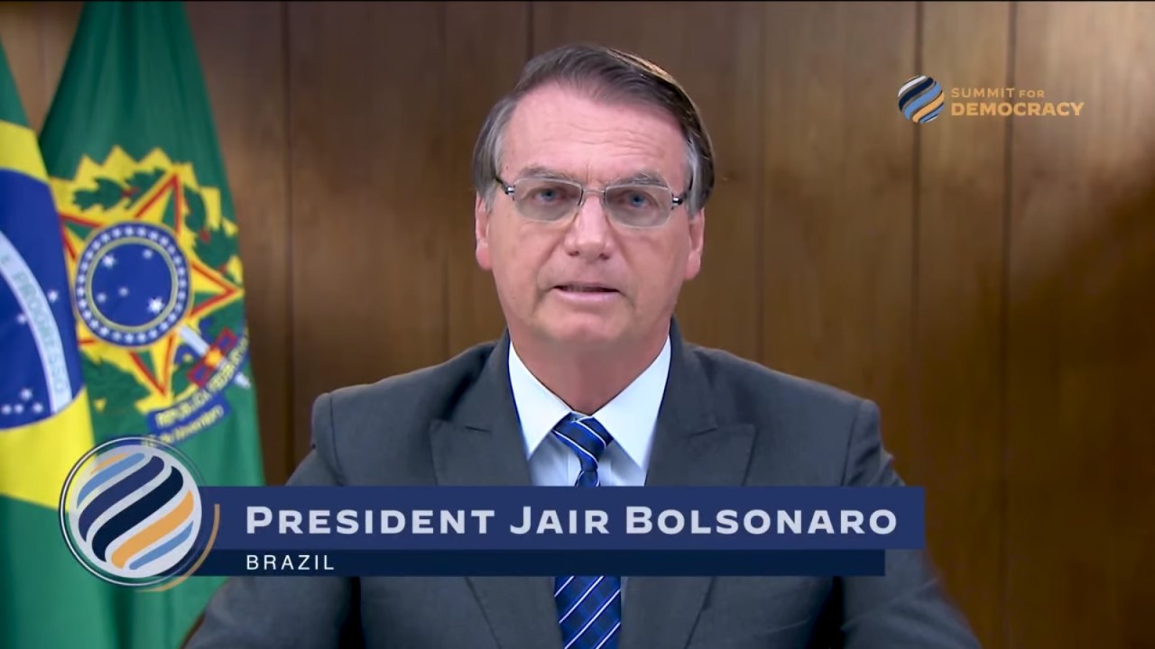 O presidente Jair Bolsonaro discursa por videoconferência na Cúpula pela Democracia, promovida pelo presidente dos Estados Unidos, Joe Biden
