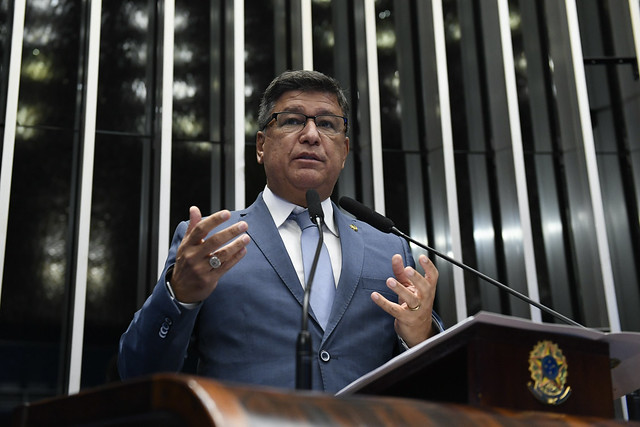 O senador Carlos Viana (PSD-MG) discursa no plenário do Senado