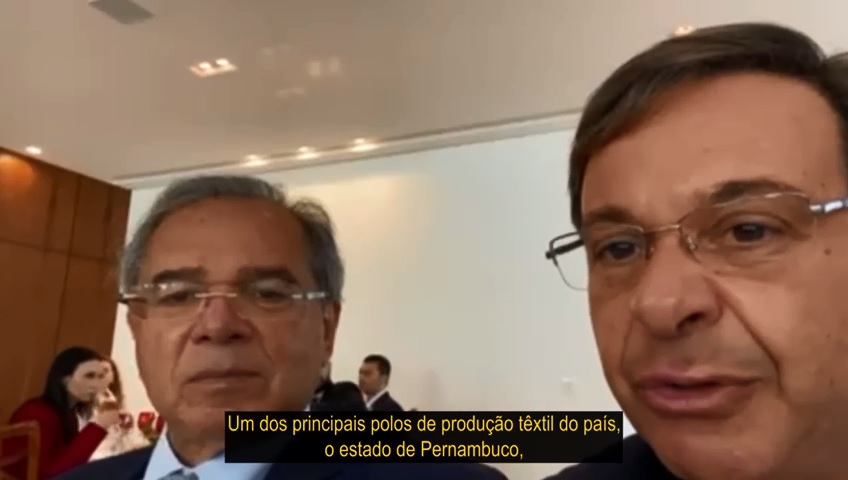 Os ministros da Economia, Paulo Guedes, e do Turismo, Gilson Machado, gravam vídeo para tranquilizar a indústria têxtil do Brasil