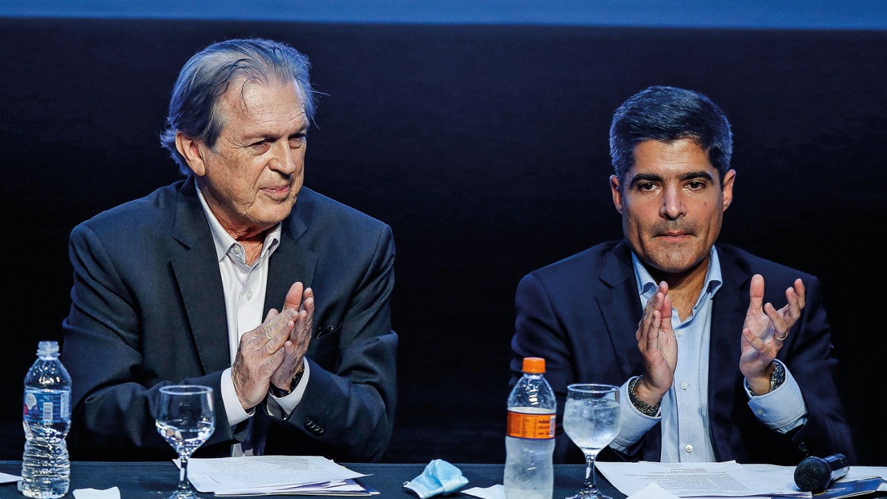 DONOS DO COFRE - Luciano Bivar e ACM Neto: líderes do União Brasil controlarão 900 milhões de reais de verba pública -