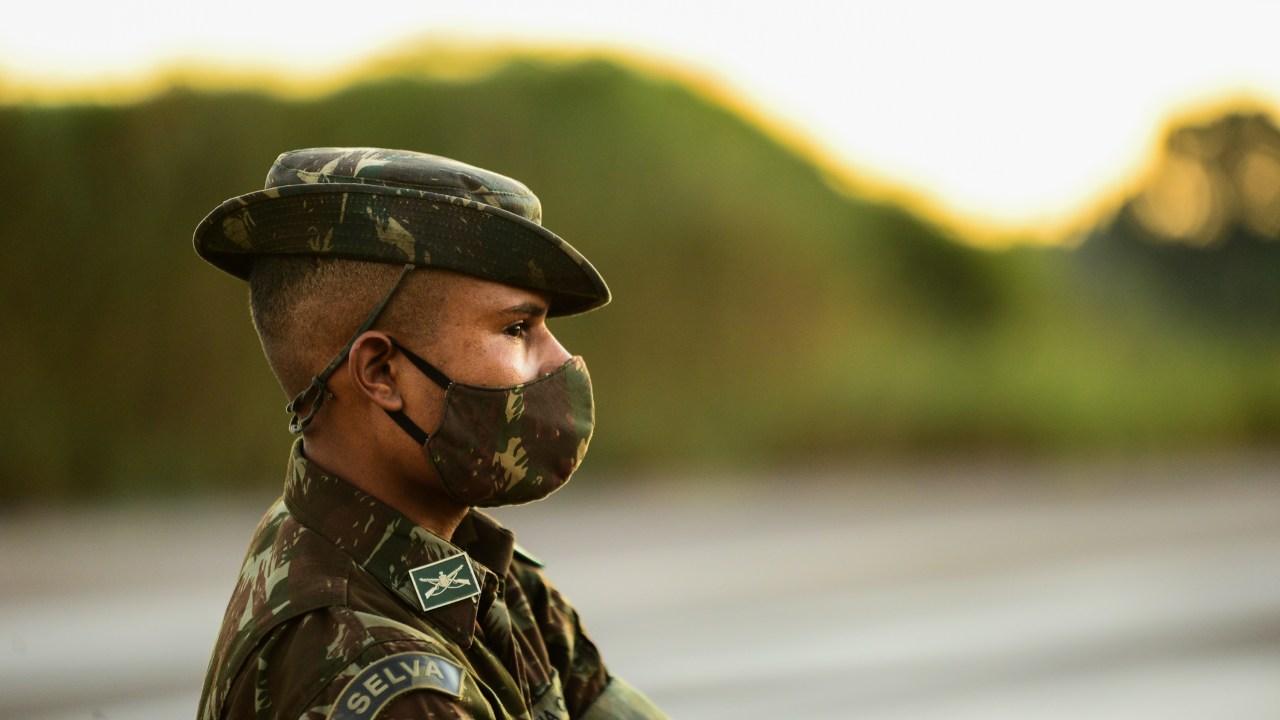 Militar do Exército atua na Operação Verde Brasil, em Porto Velho (RO)