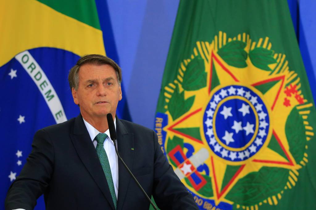 Depois de muito brigar, Bolsonaro firma parceria com governadores
