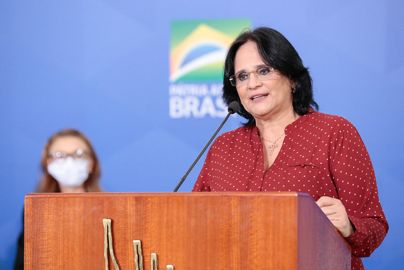 A ministra Damares Alves, que deve disputar uma vaga no Senado