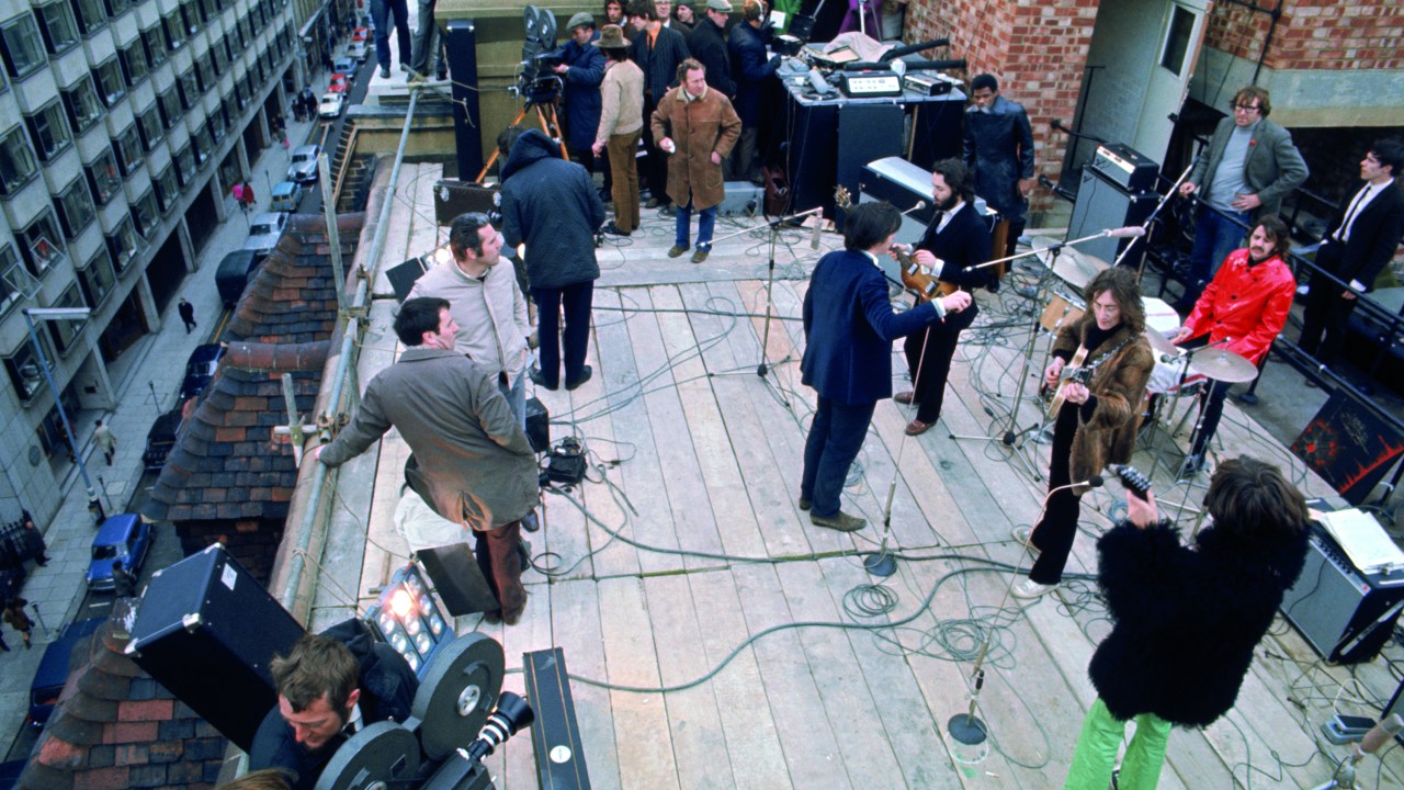 Os Beatles em último show da banda no terraço da Apple Corps em 1969 -