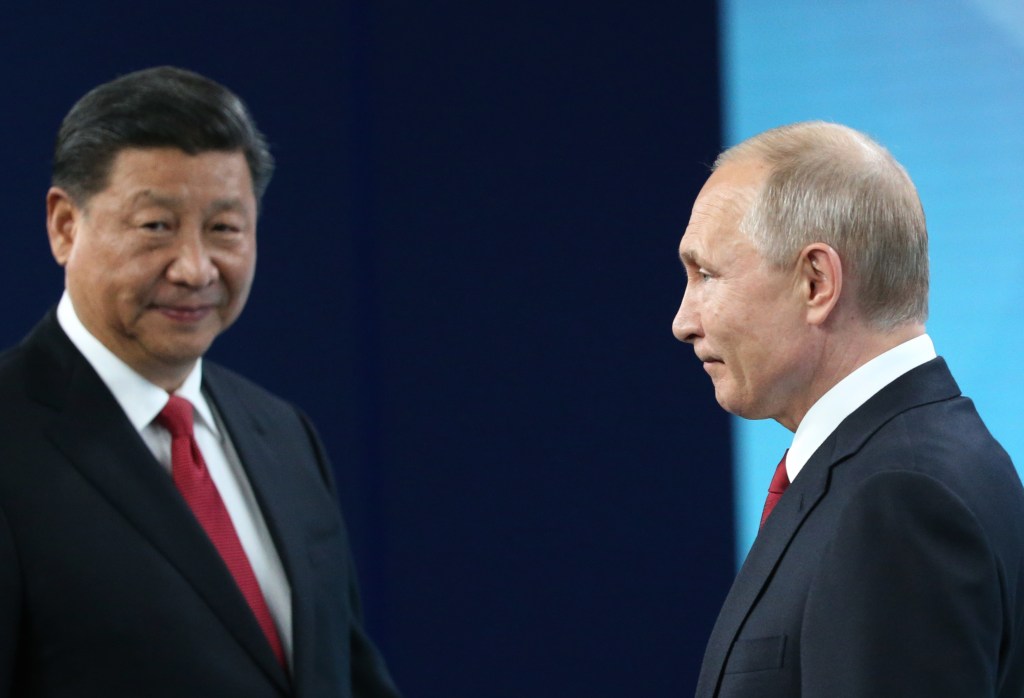 O presidente da China, Xi Jinping, e da Rússia, Vladimir Putin, durante reunião de Cúpula realizada em 2019