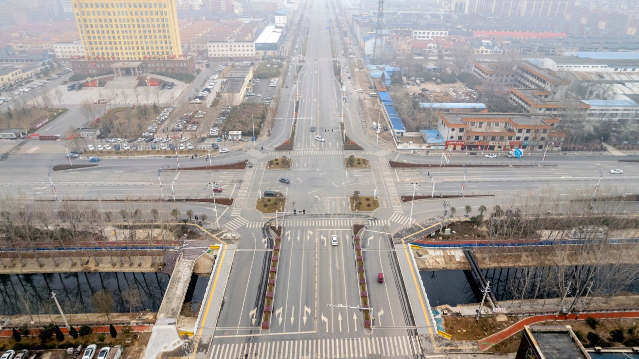 ANYANG, CHINA - JANUARY 11, 2022 - An aerial photo taken on Jan. 11, 2022 shows empty roads in Hua County, Anyang City, Henan Province, China. A total of 58 locally confirmed COVID-19 cases were reported in Anyang, Henan province, from 0 PM On Jan 10 to 8 PM on Jan 11. (Photo credit should read Costfoto/Future Publishing via Getty Images)