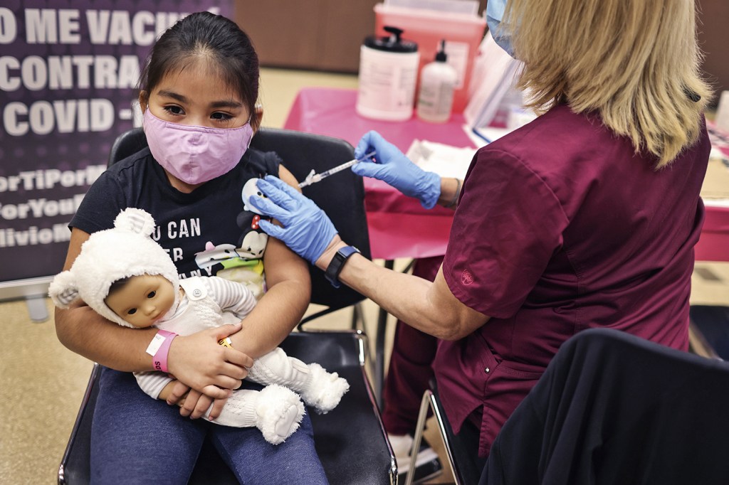 A VEZ DAS CRIANÇAS - Prevenção: os pequenos devem ser vacinados. As doses são seguras inclusive para eles -
