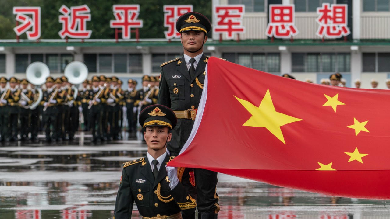 Tropa da China celebra 21 anos do fim da ocupação da Inglaterra no território, em 30 de junho de 2018