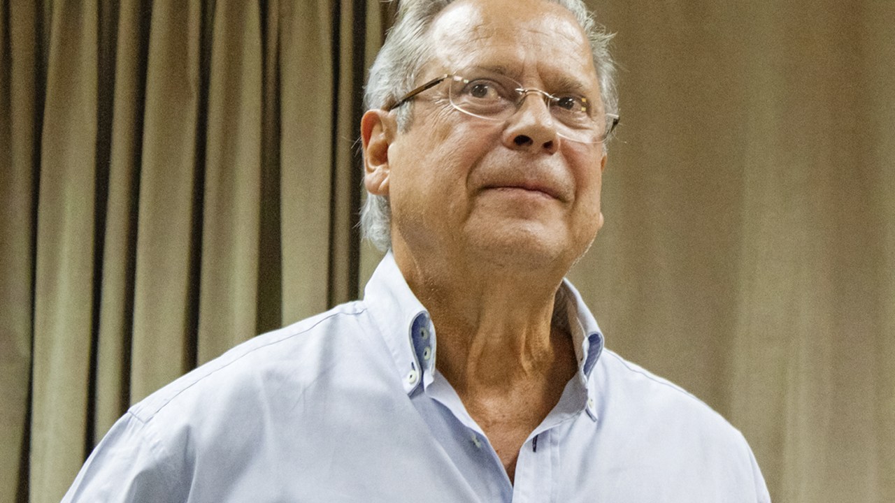 CORRUPÇÃO - O ex-ministro Dirceu: outro candidato a desaparecer da história recente do partido -