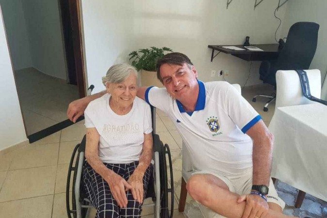 Bolsonaro e sua mãe, Olinda
