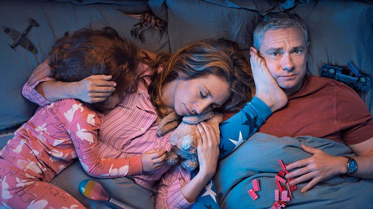 FAMÍLIA - Daisy Haggard e Martin Freeman com seus filhos em Breeders: o drama cômico de um casal em apuros no lar -