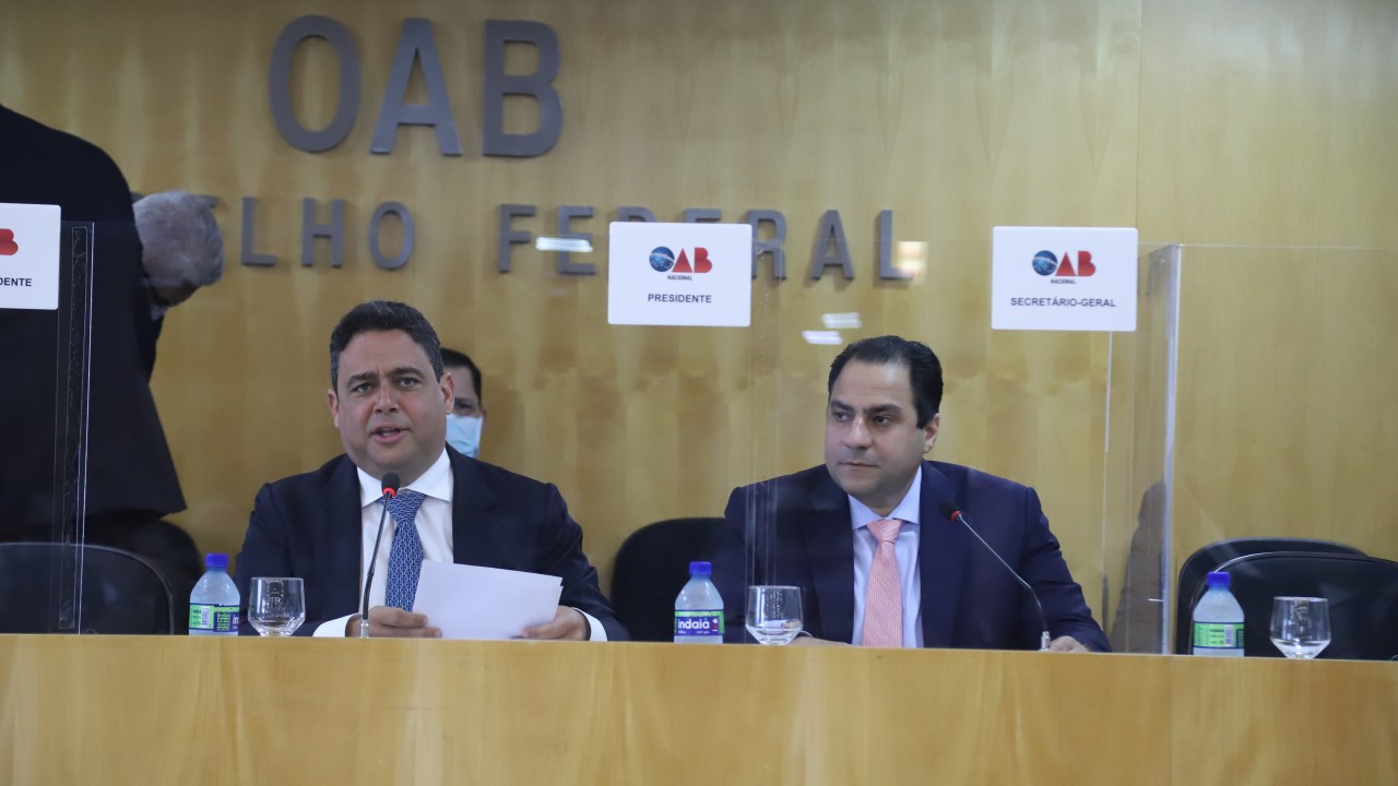 O presidente da OAB nacional, Felipe Santa Cruz, e o seu sucessor, José Alberto Simonetti